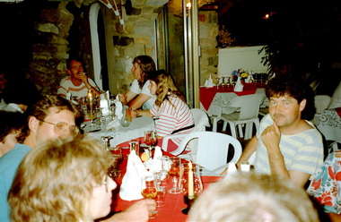 Nachtessen mit franzsischer, feiner Kche
Dinner with fine French cuisine
Dner avec une cuisine franaise raffine